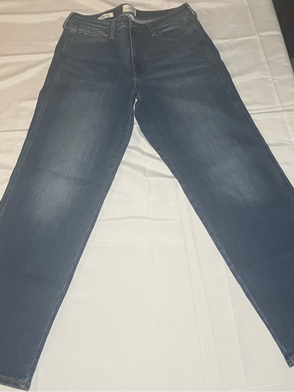 Universal Thread Dark Blue Straight Leg Jeans